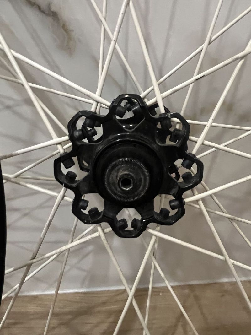 Prodám zapletená kola Spinergy xyclone