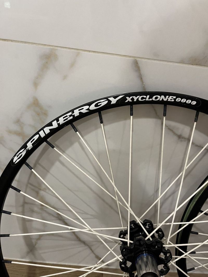 Prodám zapletená kola Spinergy xyclone