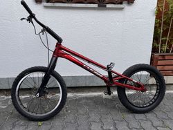 Trialové kolo Clean X3