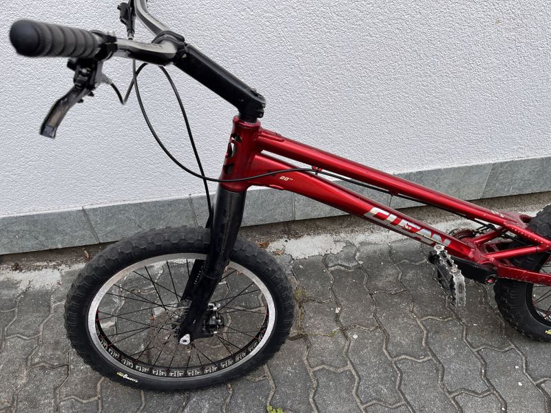 Trialové kolo Clean X3