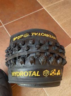 PRODÁM PLÁŠŤ CONTINENTAL HYDROTAL 27,5 2,4