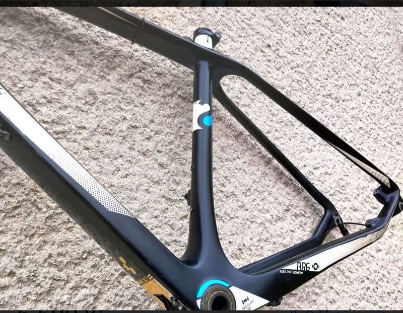 Cube Reaction GTC Carbon - 27.5" - 1350 g