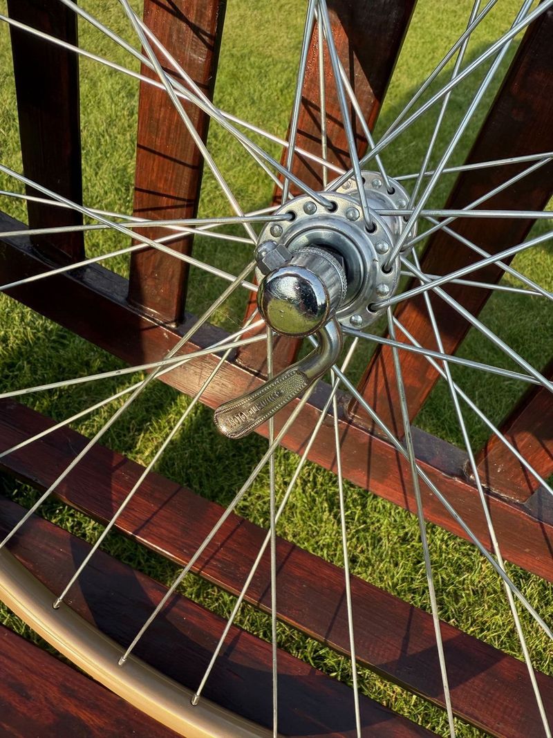 Nové výplety - náboje Shimano 1978
