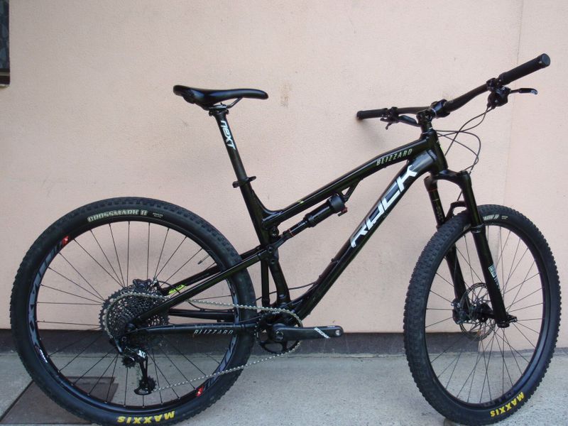 Rock Machine Blizzard XCM 90-29 25th