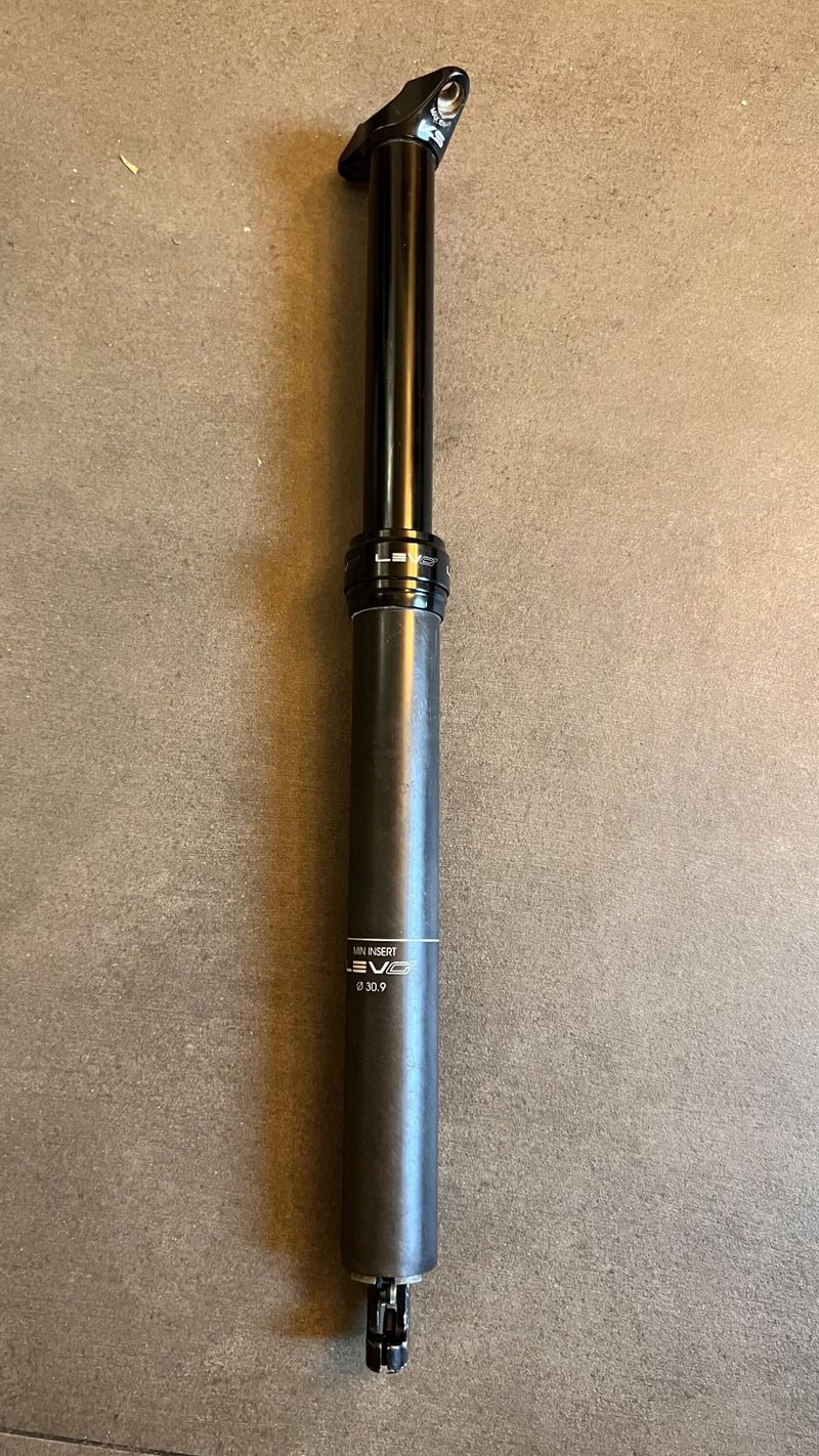 KS KIND SHOCK - teleskopická sedlovka LEV CI integra, karbon, 30,9/420/100mm + páčka KS