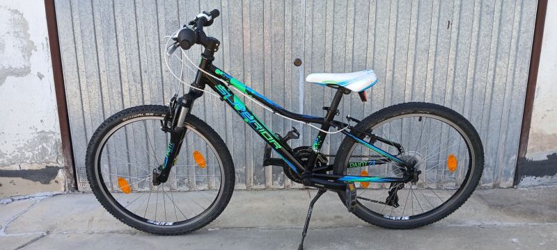 Superior Paint 24"