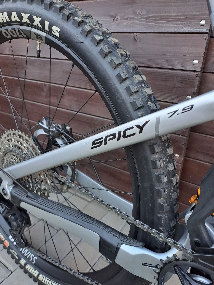 Zánovní v top stavu enduro Lapierre Spicy 7.9 / velikost M - 29er / Öhlins / Shimano XT / DtSwiss350