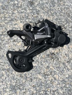 přehazovačka SHIMANO XT RD-M8120, vč. řadící páčky XT (pro páčku ČTI POPIS)