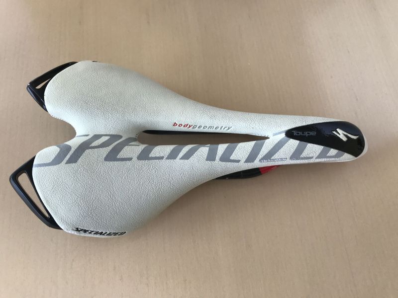 Prodám sedlo Specialized Toupe 143mm, carbon