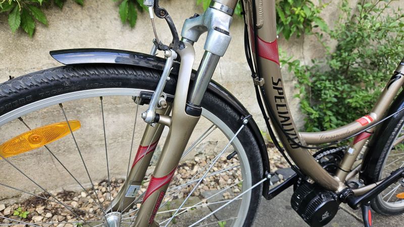 Spezialized Crossroad sport, přestavba na elektrokolo