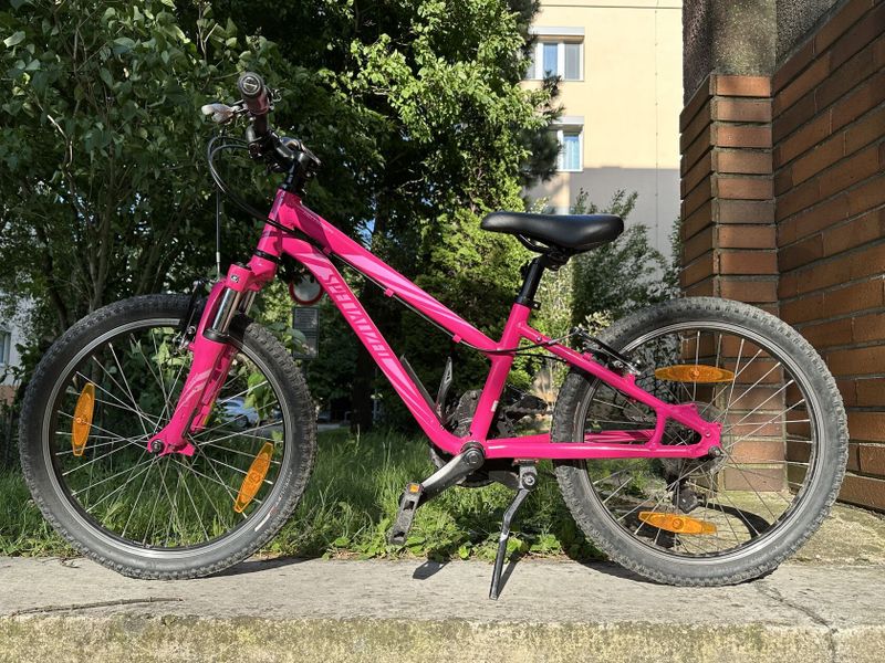 Oproti originální konfiguraci osazeno lepším řazením než byl původní gripshift