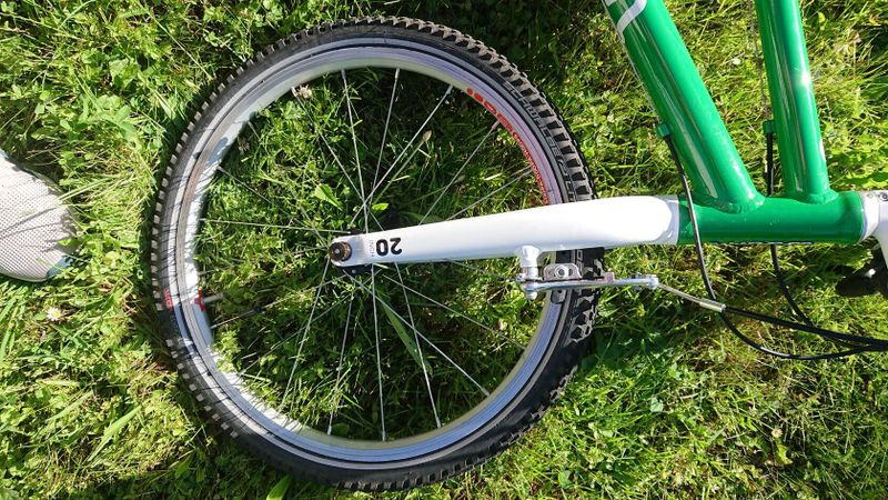 Lehké dětské kolo Woom 4 (20")