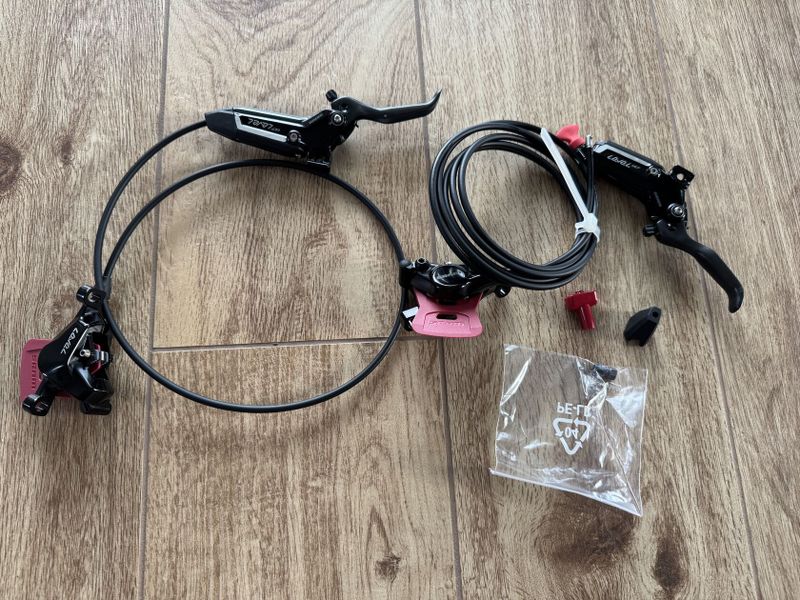 Sram Level Ultimate Stealth brzdy - SADA P+Z