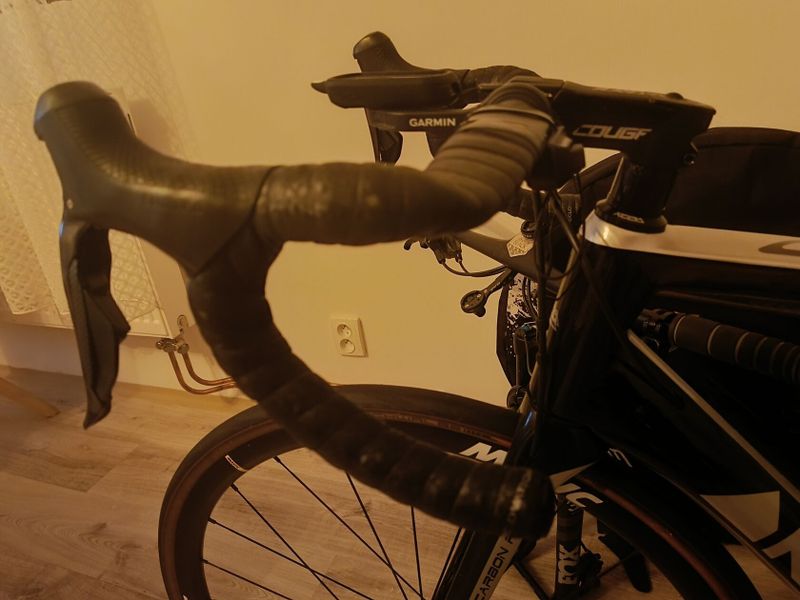 🚴‍♂️ Karbonová řídítka MTB & silniční – nový design, špičkový materiál T800