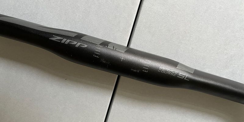 Gravel řidítka ZIPP Service Course SL-70 XPLR 40cm