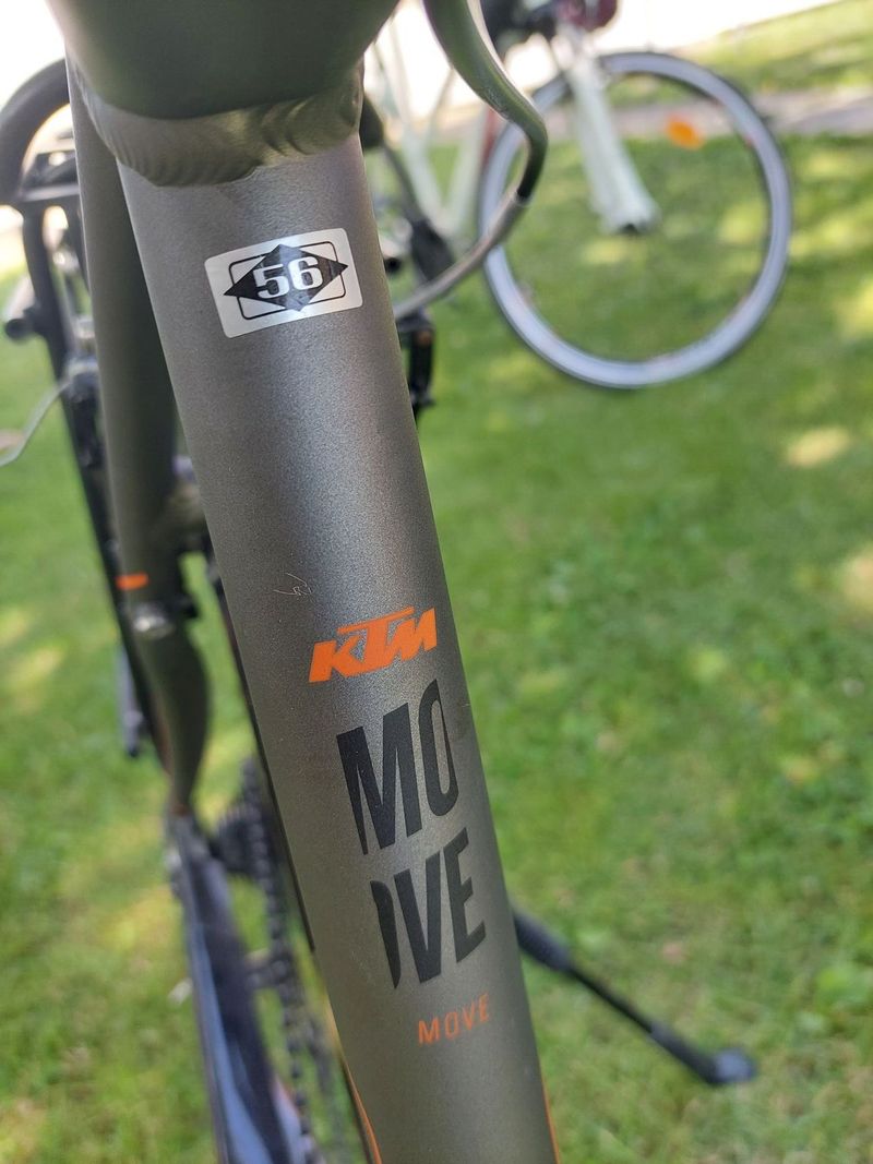 Trekingové kolo KTM Move