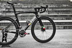 Cinelli Pressure 2024, Sram Red Etap AXS 2x12, FastWay