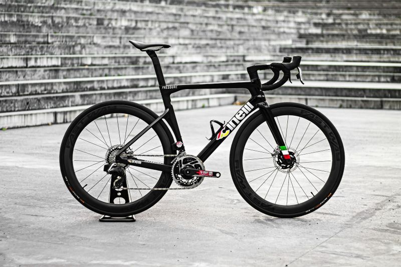 Cinelli Pressure 2024, Sram Red Etap AXS 2x12, FastWay