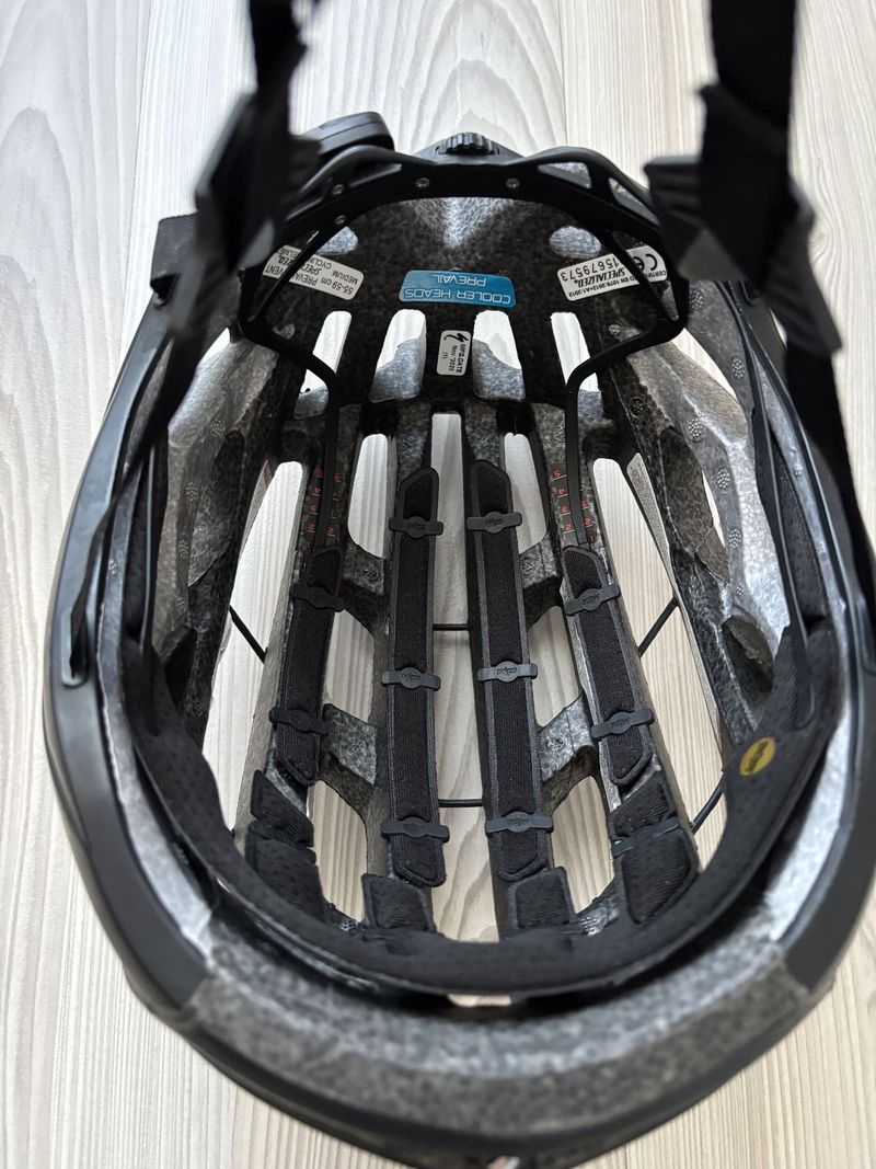 Helma S-Works Prevail II Vent Angi Mips, velikost M