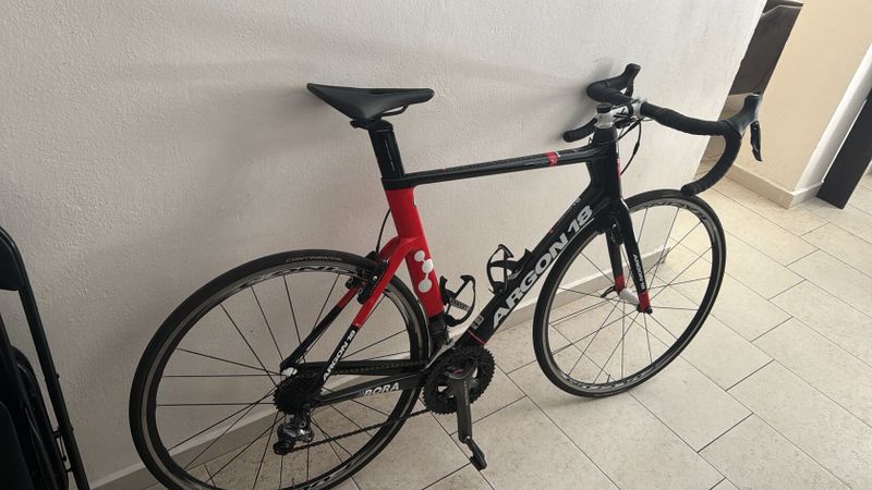 PRODÁM ZÁVODNÍ KOLO ARGON 18 OSAZENÝ ELEKTRONICKOU SHIMANO ULTEGRA 