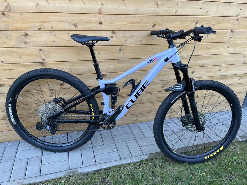 Cube Stereo Race