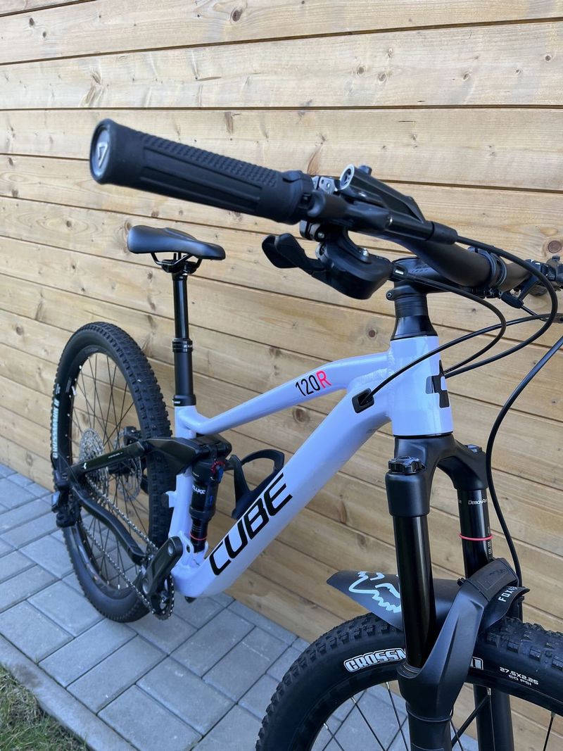 Cube Stereo Race
