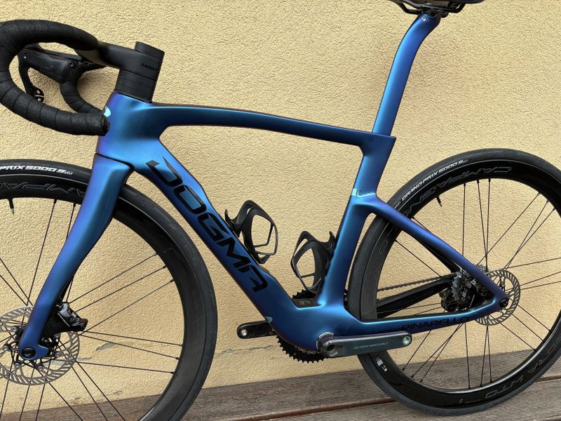 Pinarello Dogma F - 2025, Luxter blue