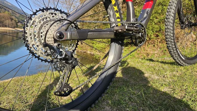 Nový* 2025 full ORBEA Occam H20 LT, FOX Performance 150 mm, groupset SLX, kola 29" Race Face