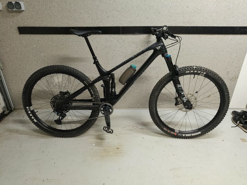 YT IZZO CORE 2 2024