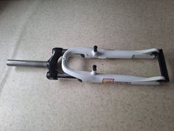Vidlice SR Suntour M3010 pro kolo 24"