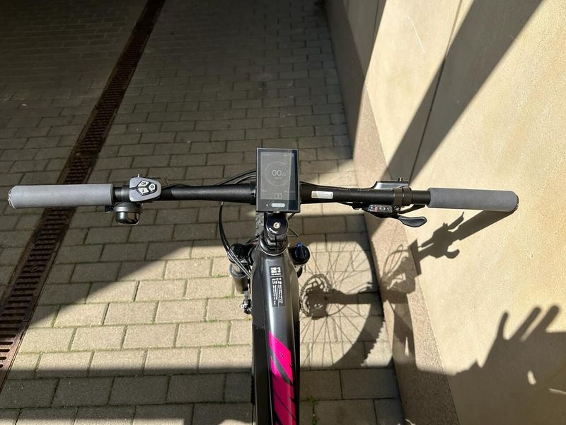 Apache Yamka mx3 16" - 560km perfektní stav