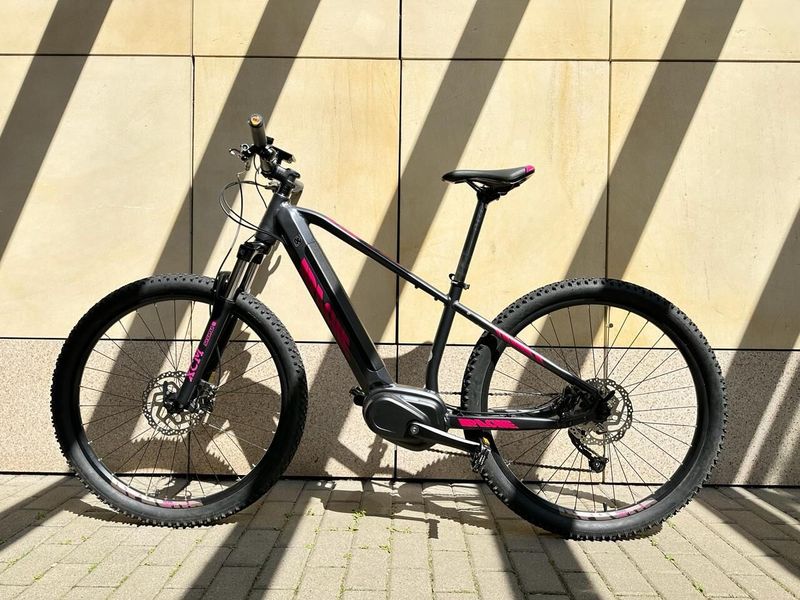 Apache Yamka mx3 16" - 560km perfektní stav