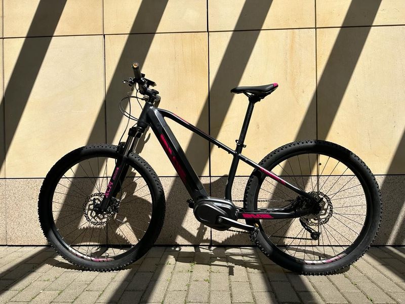 Apache Yamka mx3 16" - 560km perfektní stav