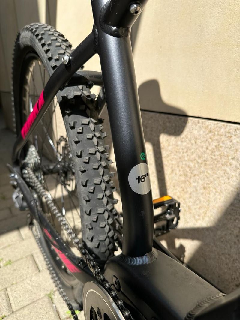 Apache Yamka mx3 16" - 560km perfektní stav
