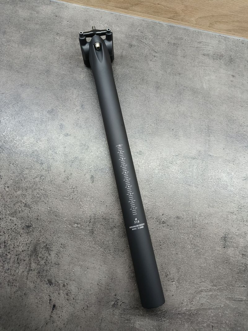Karbonová sedlovka Elita ONE 31,6 / 400mm / 154 gramů 