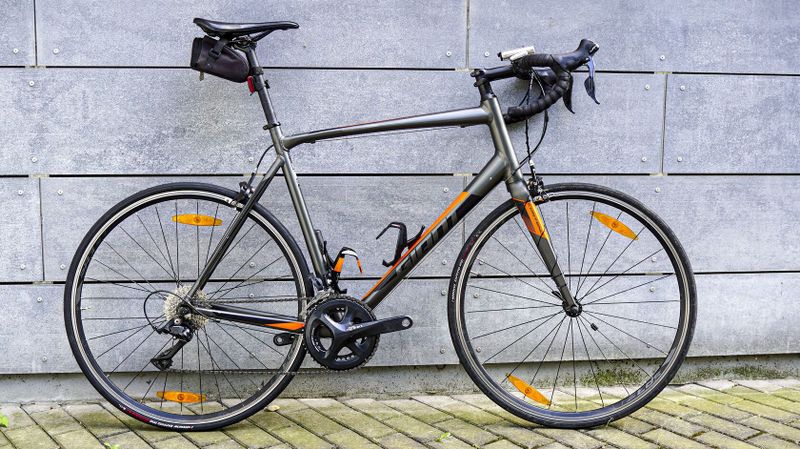 Silniční kolo Giant Contend XL