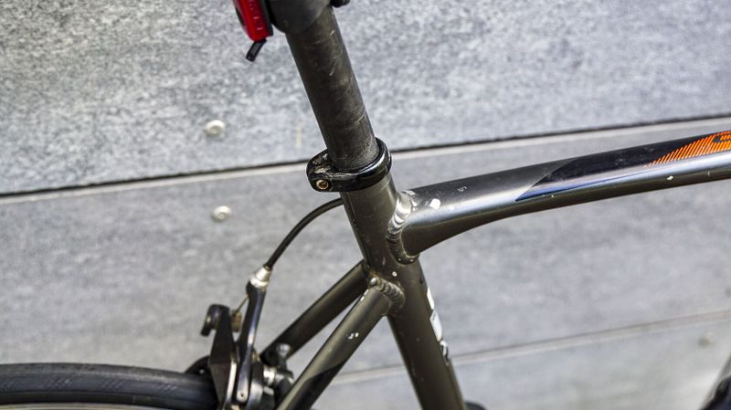 Silniční kolo Giant Contend XL