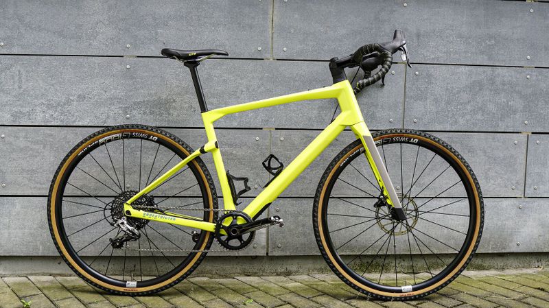 BMC URS 01 Three /vel.L