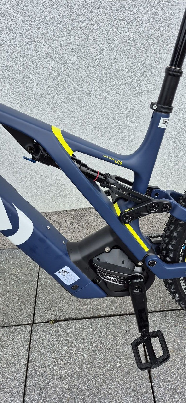 Elektrokolo Husqvarna LC6,top model,720Wh,karbon,L-ko,celodpružené,nové 0km, záruka 