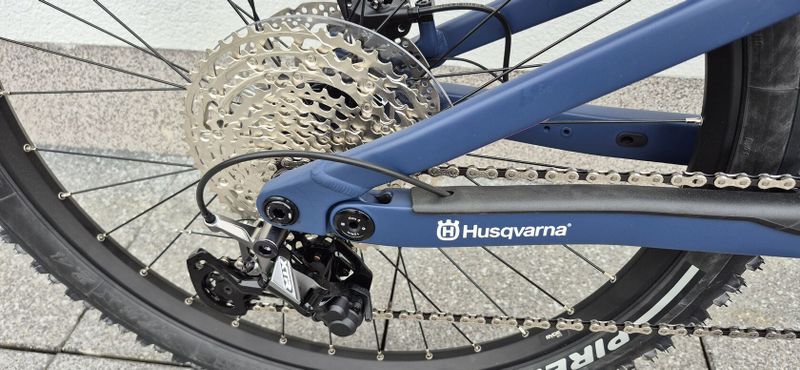 Elektrokolo Husqvarna LC6,top model,720Wh,karbon,L-ko,celodpružené,nové 0km, záruka 