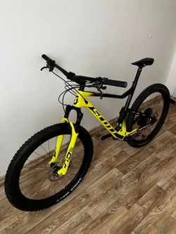 SLEVA - Scott Spark World Cup-elektrika SRAM XX1 AXS, teleskop, karbon. kola i řidítka, XTR brzdy