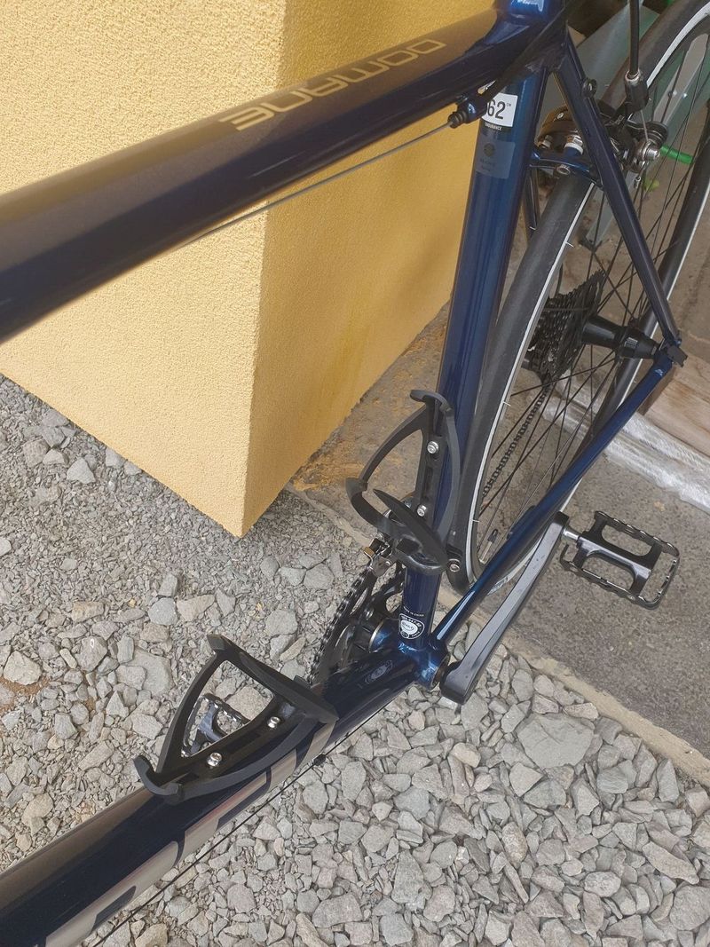 Silniční kolo Trek Domane AL 2 - blue/matte trek black