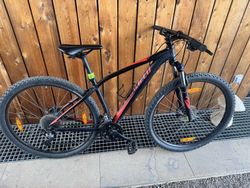 Prodám horské kolo Specialized, jako nové - velmi zachovalý stav 