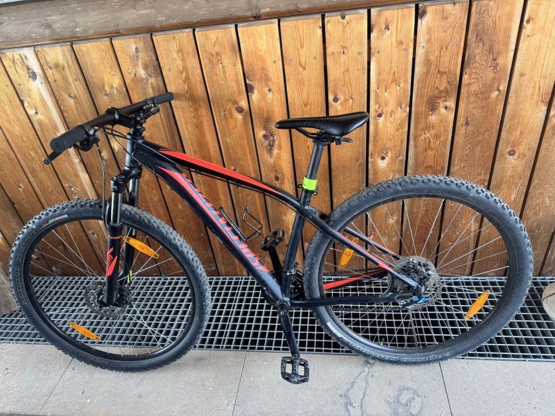 Prodám horské kolo Specialized, jako nové - velmi zachovalý stav 