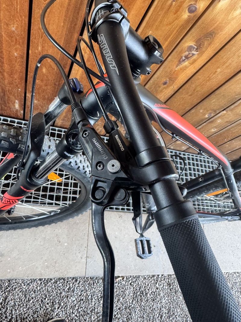 Prodám horské kolo Specialized, jako nové - velmi zachovalý stav 