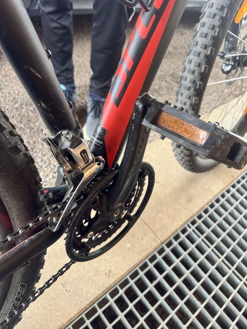 Prodám horské kolo Specialized, jako nové - velmi zachovalý stav 