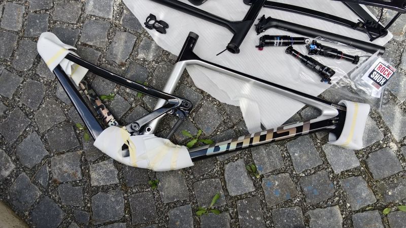 nastrojený karbonový rámový set GHOST Lector FS WorldCup a Advanced vel.L