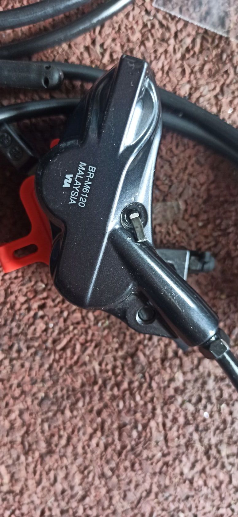 Čtyřpístkové brzdy Shimano BRM6120