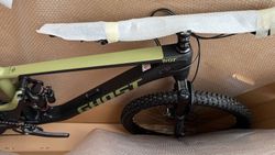 Ghost Riot Trail CF Pro (2025)