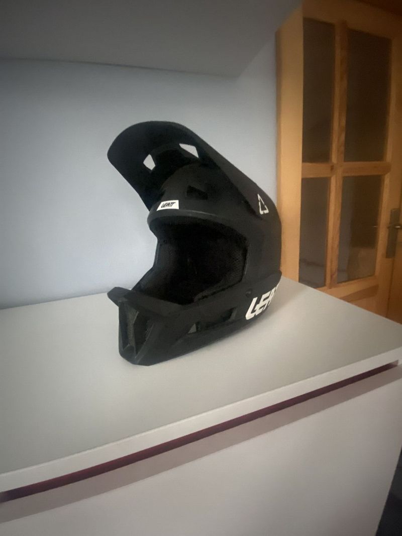 Helma leatt gravity 1